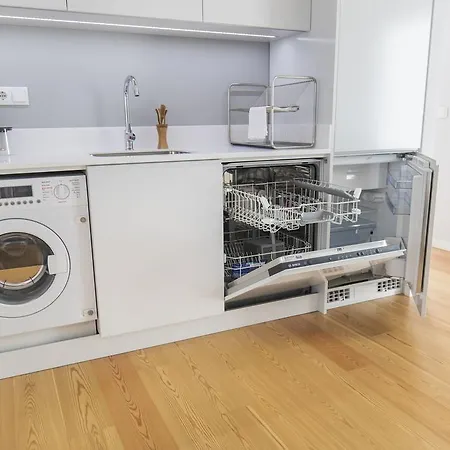 Lovelystay - 2bed Looking Good In Bairro Alto Apartment