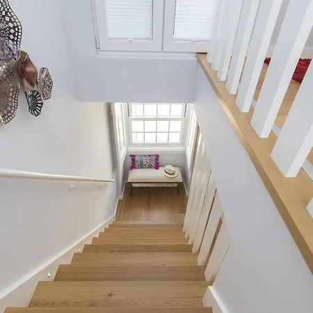 Lovelystay - 2bed Looking Good In Bairro Alto Apartment
