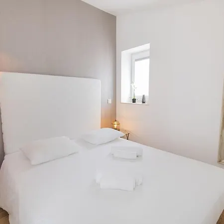 Lovelystay - 2bed Looking Good In Bairro Alto