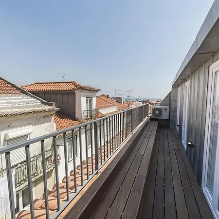 Lovelystay - 2bed Looking Good In Bairro Alto