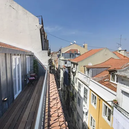 Lovelystay - 2bed Looking Good In Bairro Alto *