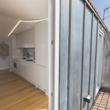 Lovelystay - 2bed Looking Good In Bairro Alto Apartment *