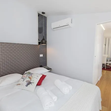 Lovelystay - 2bed Looking Good In Bairro Alto Apartment Lisbon