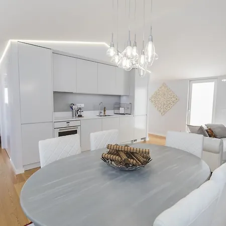 Lovelystay - 2bed Looking Good In Bairro Alto *